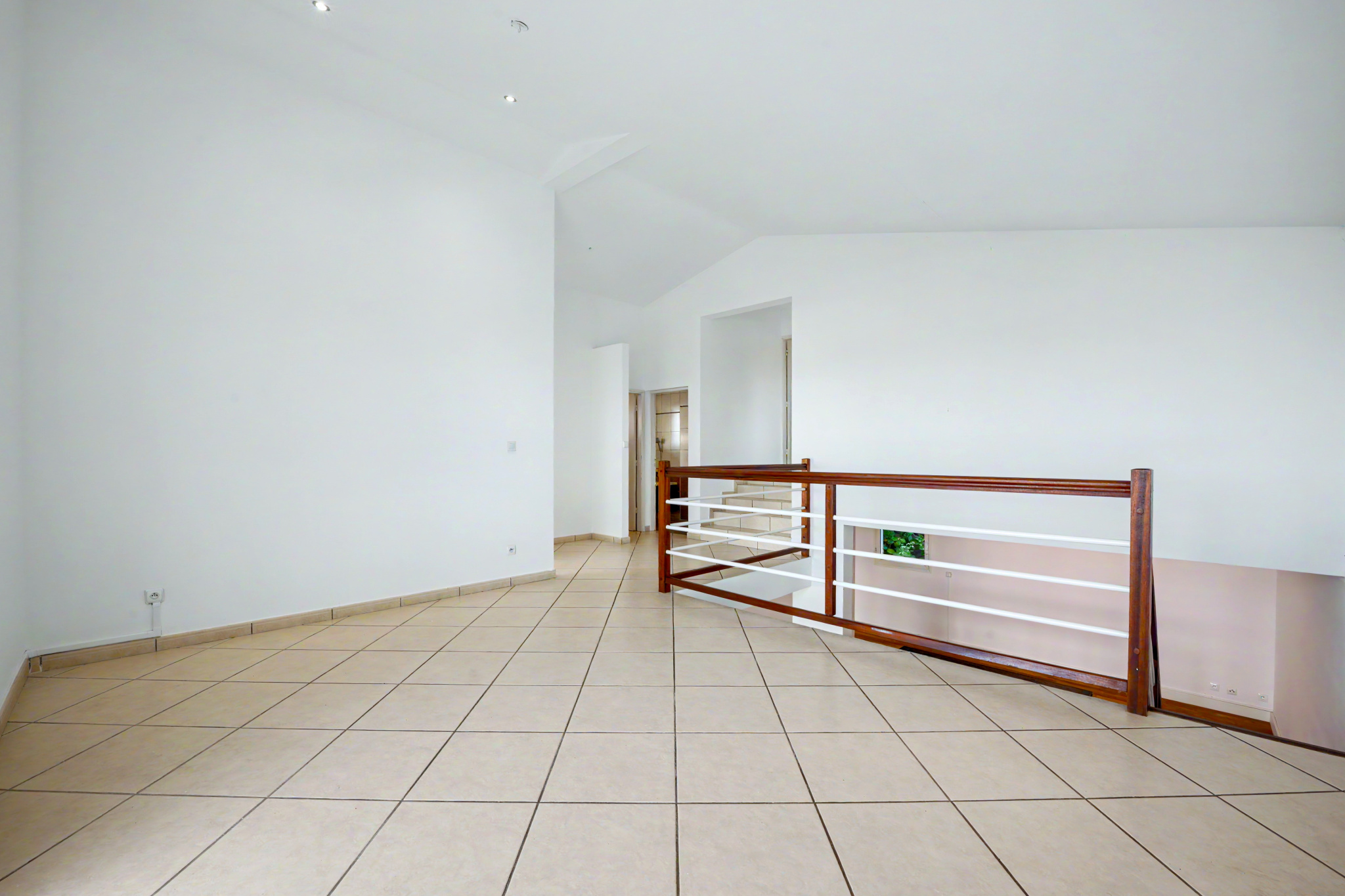 EXCEPTIONNELLE VUE MER VILLA T4/5 AVEC PISCINE GARAGE A LA POSSESSION