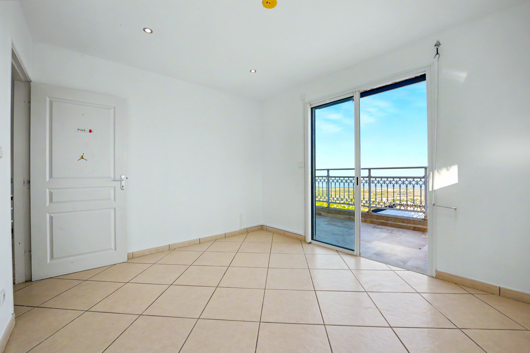 EXCEPTIONNELLE VUE MER VILLA T4/5 AVEC PISCINE GARAGE A LA POSSESSION