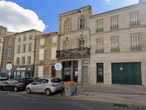 NIORT (HYPER CENTRE) - T1 BIS NEUF AVENUE VERDUN - IMMEUBLE EN PIERRE CLASSÉ