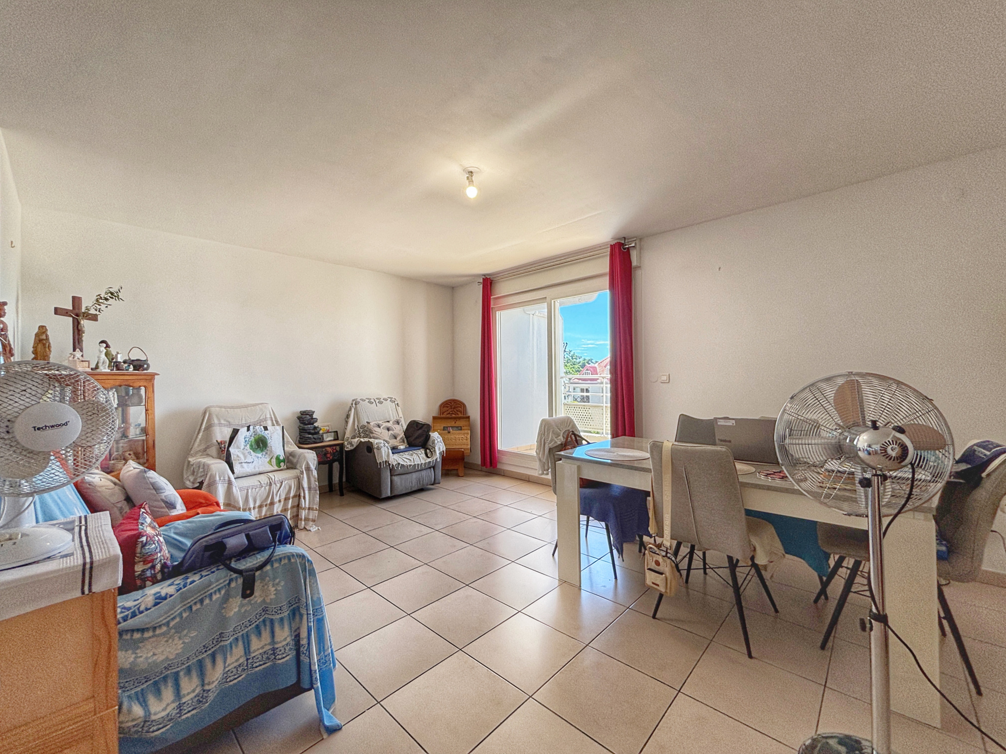 SAINT DENIS (PROCHE JARDIN DE L'ÉTAT) - APPARTEMENT T2 LOUÉ