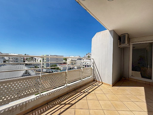 SAINT DENIS (PROCHE JARDIN DE L'ÉTAT) - APPARTEMENT T2 LOUÉ