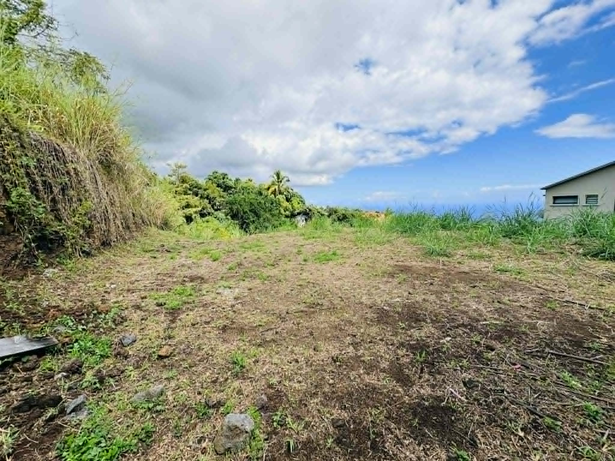 BOIS DE NEFLES SAINT PAUL - GRAND TERRAIN DE 1 050 m2