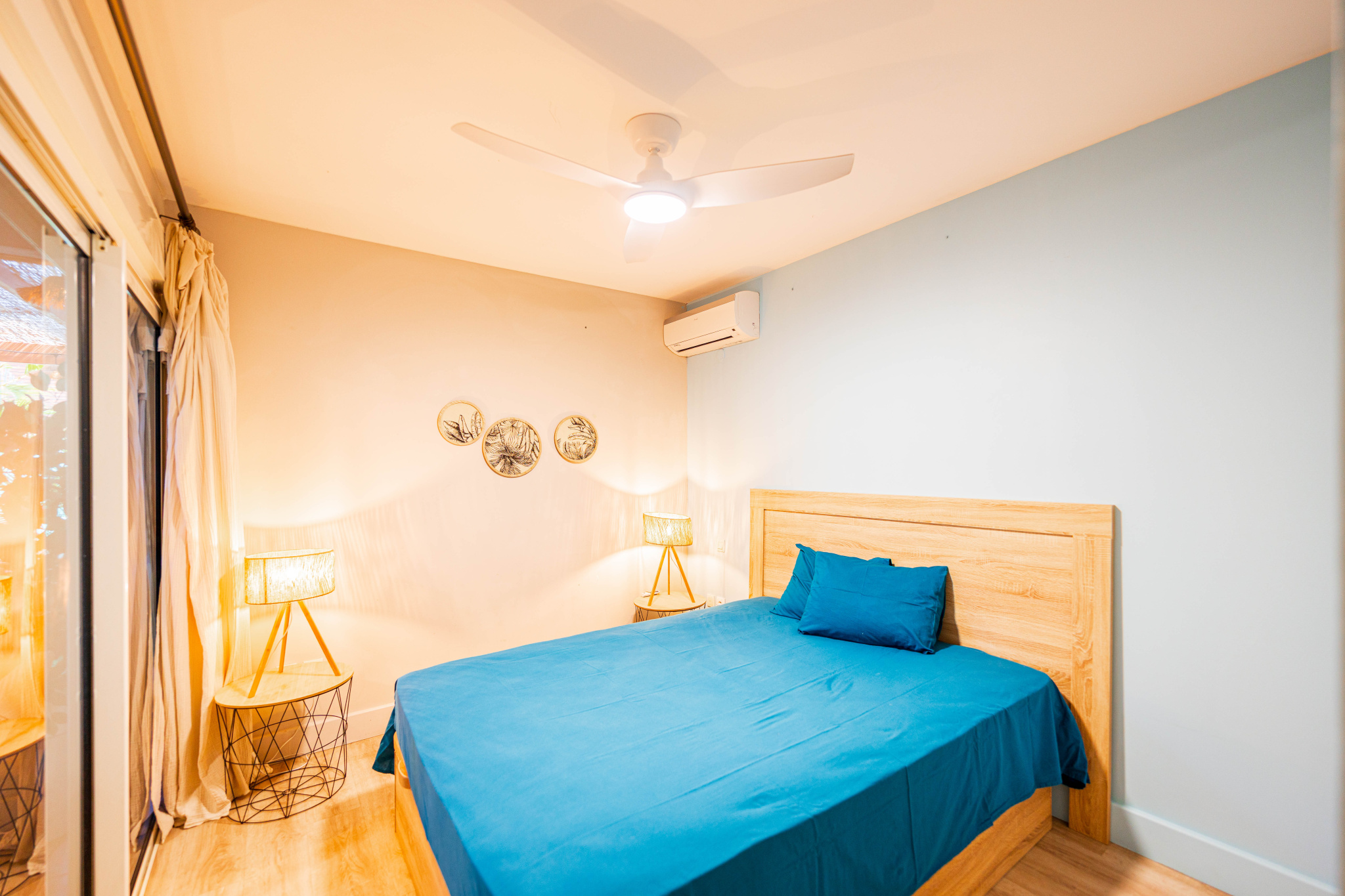 SAINT GILLES LES BAINS (MONT-ROQUEFEUILLE) - APPARTEMENT T2 AVEC JARDIN ET GARAGE