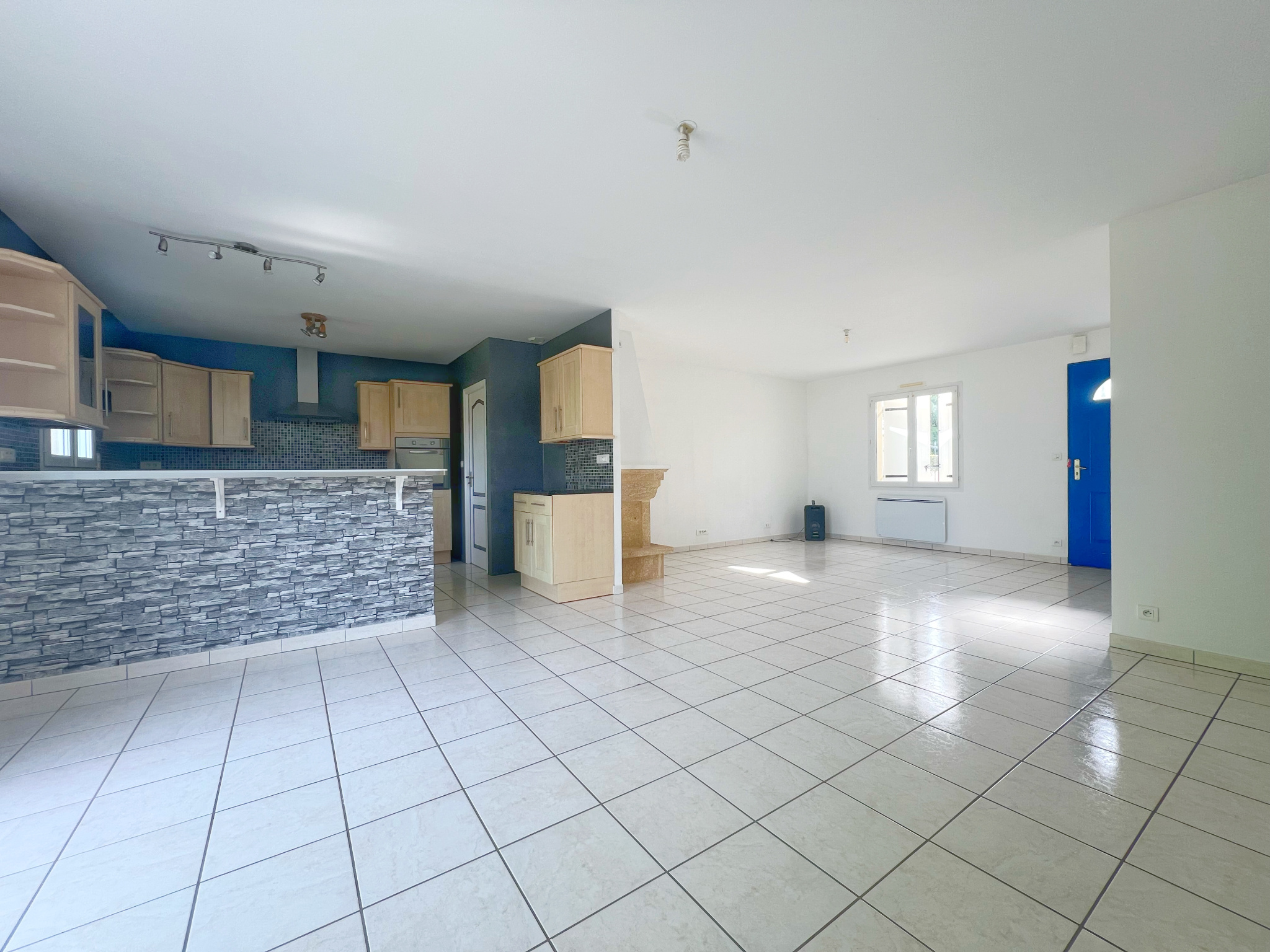 FAYE SUR ARDIN - MAISON F4 PLAIN-PIED
