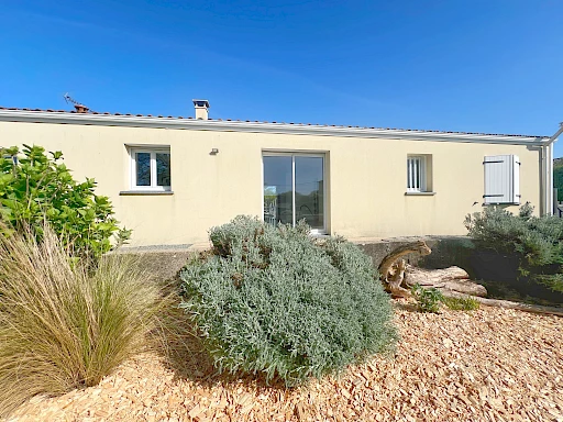 FAYE SUR ARDIN - MAISON F4 PLAIN-PIED