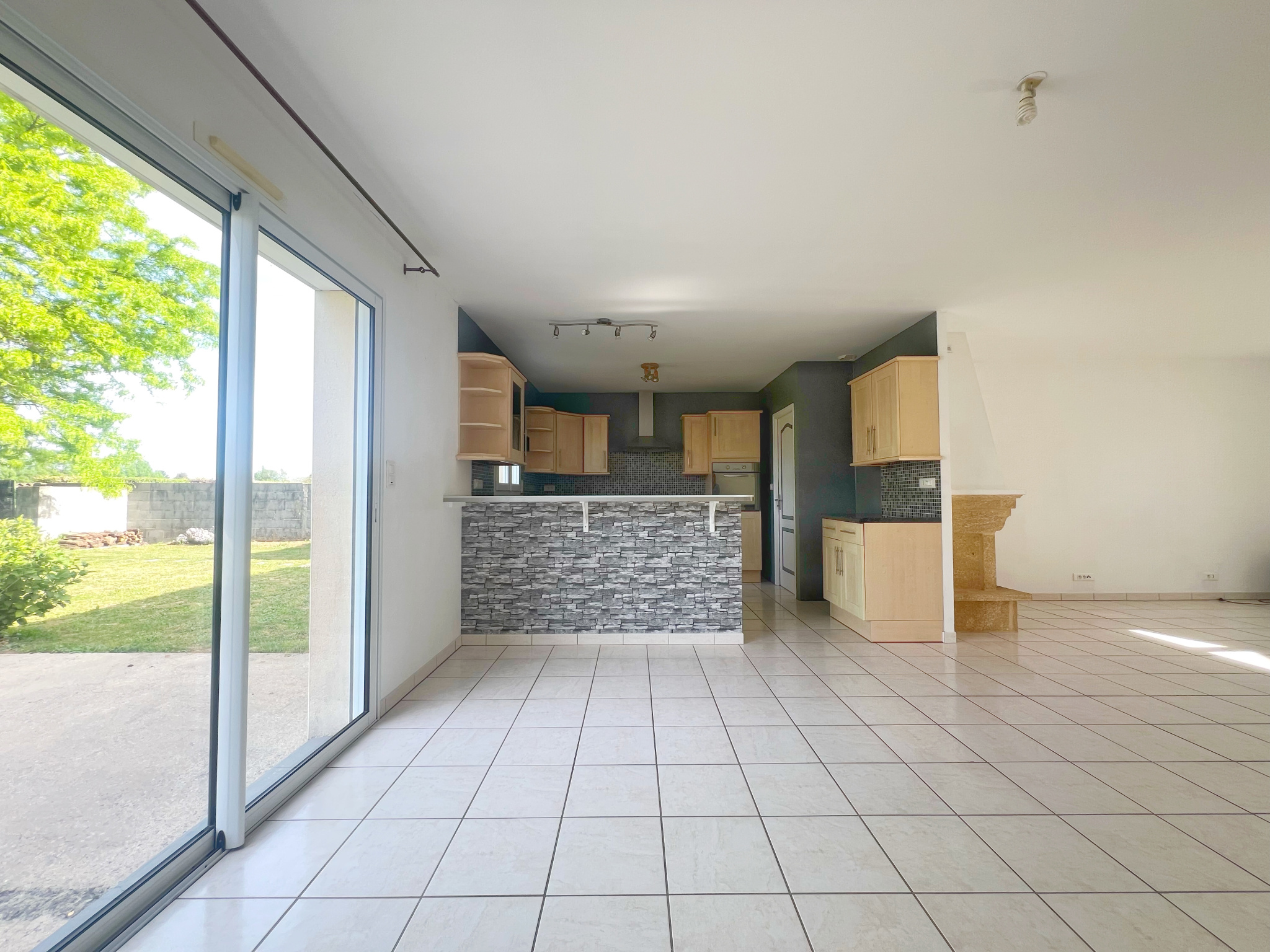 FAYE SUR ARDIN - MAISON F4 PLAIN-PIED
