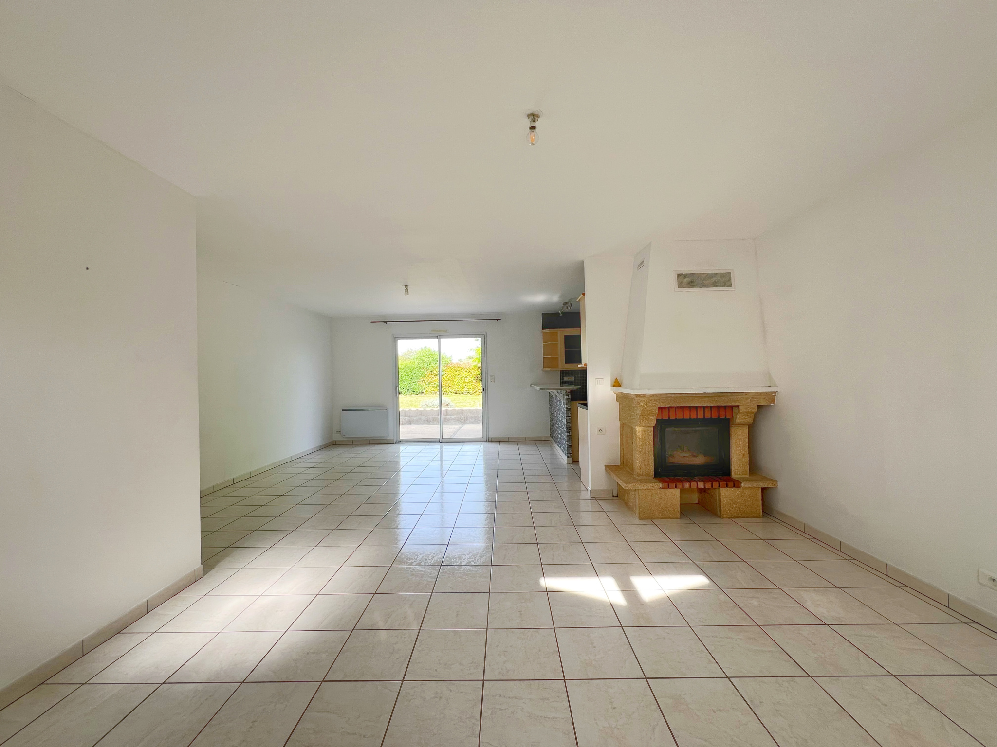 FAYE SUR ARDIN - MAISON F4 PLAIN-PIED