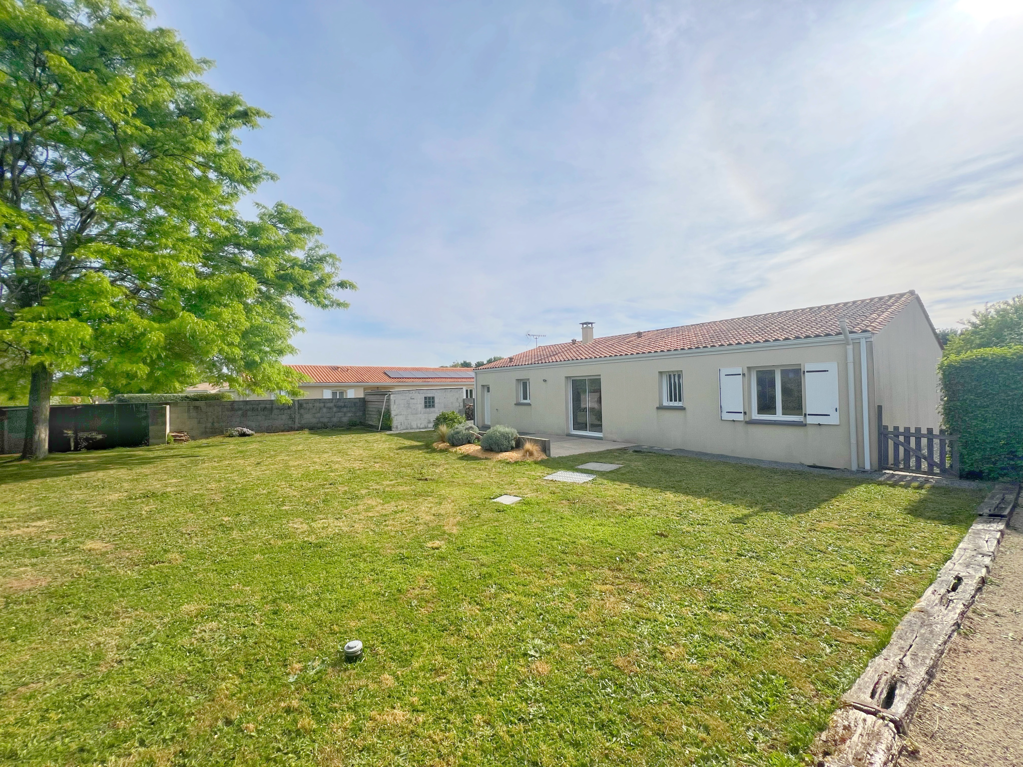 FAYE SUR ARDIN - MAISON F4 PLAIN-PIED