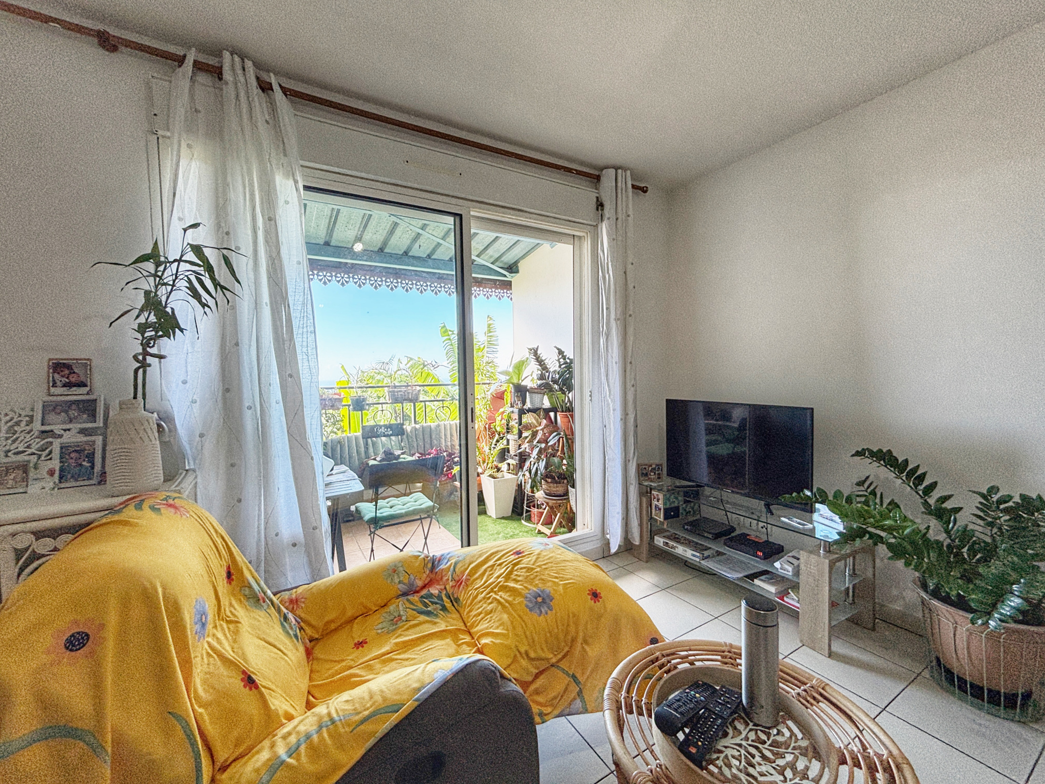 SAINT DENIS (LA BRETAGNE) - APPARTEMENT T2 DUPLEX LOUÉ AVEC PISCINE