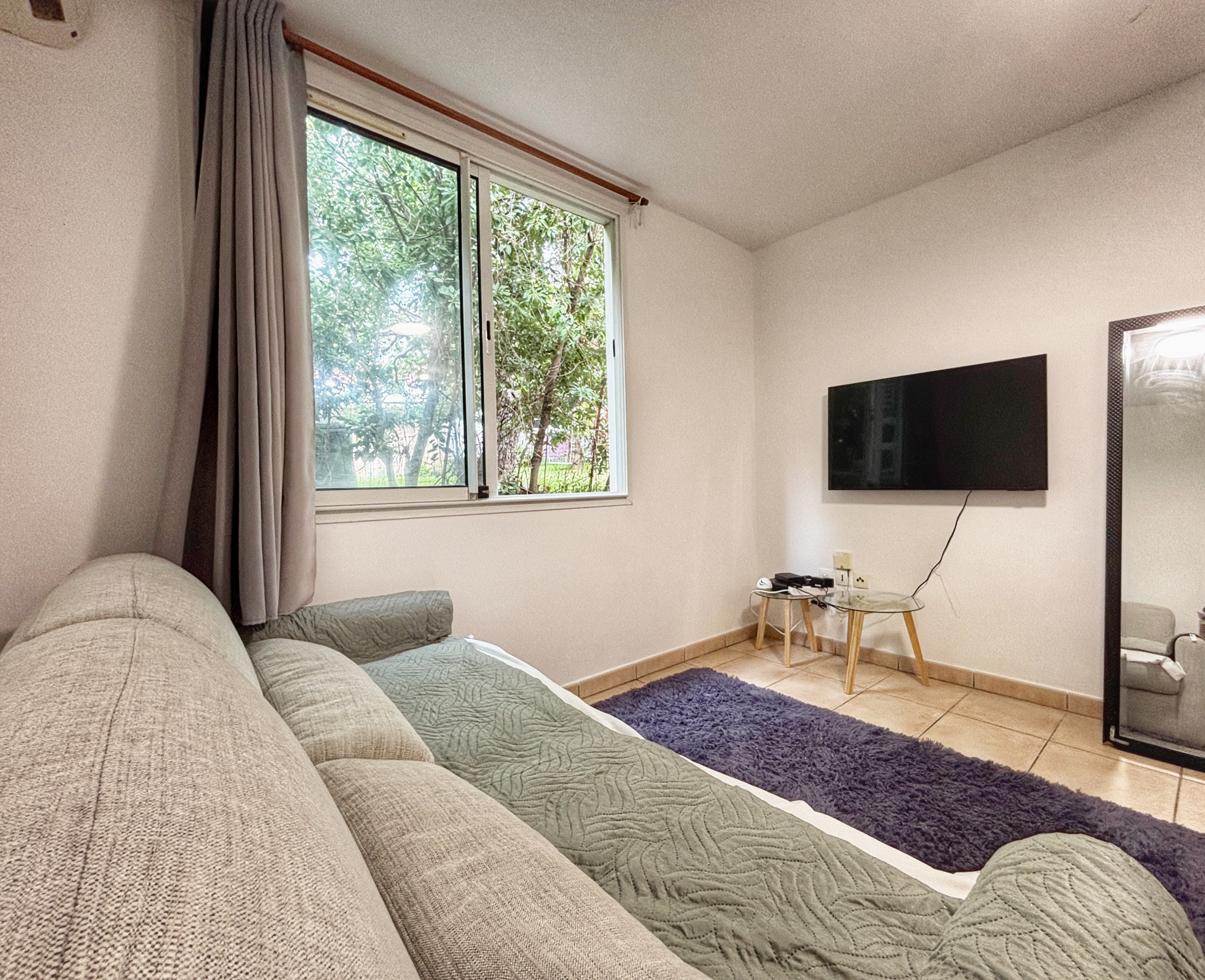 SAINTE CLOTILDE - STUDIO LOUÉ RENTABILITÉ PROCHE DES 10%