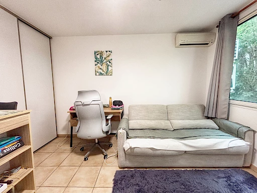 SAINTE CLOTILDE - STUDIO LOUÉ RENTABILITÉ PROCHE DES 10%