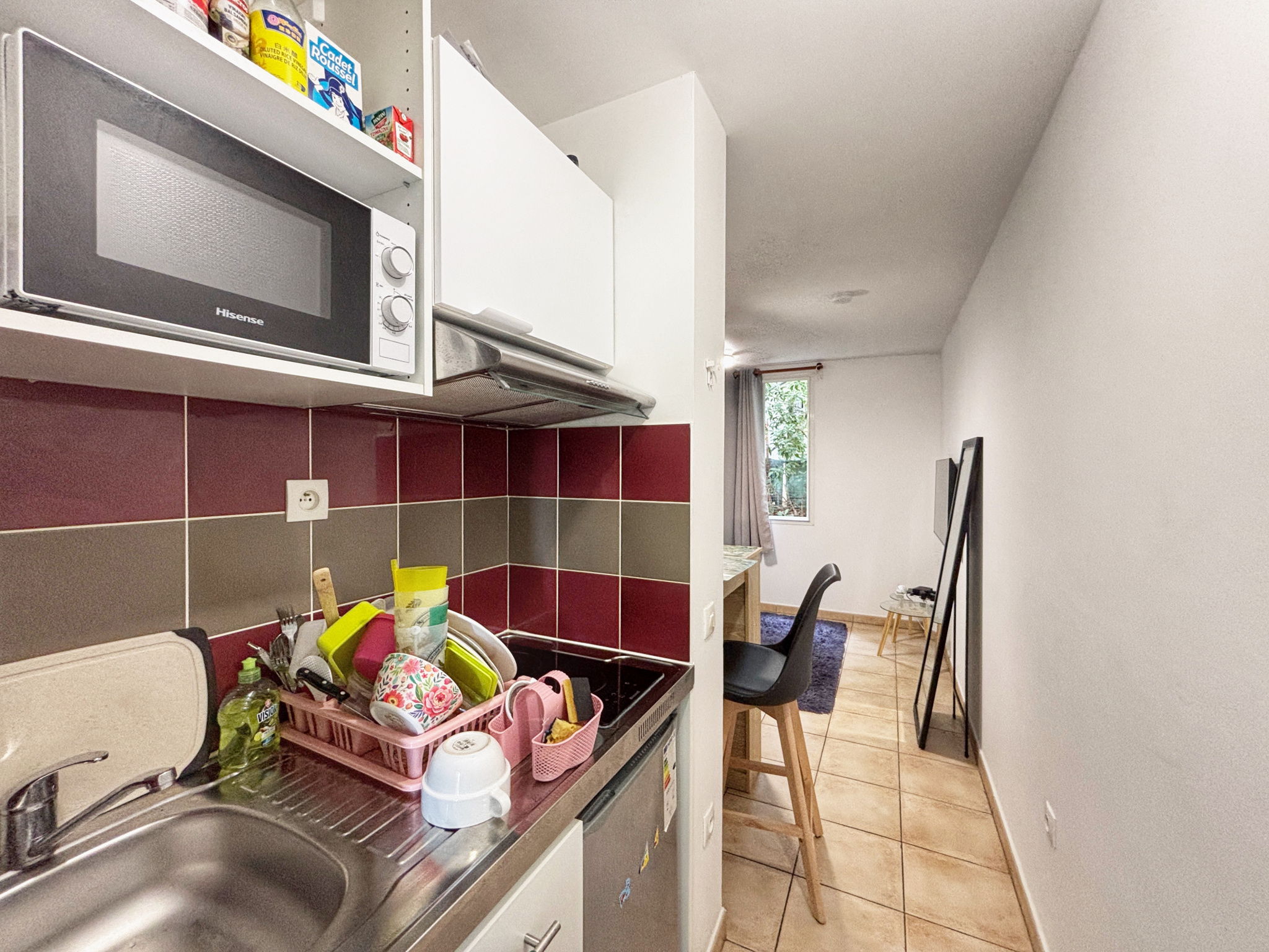 SAINTE CLOTILDE - STUDIO LOUÉ RENTABILITÉ PROCHE DES 10%