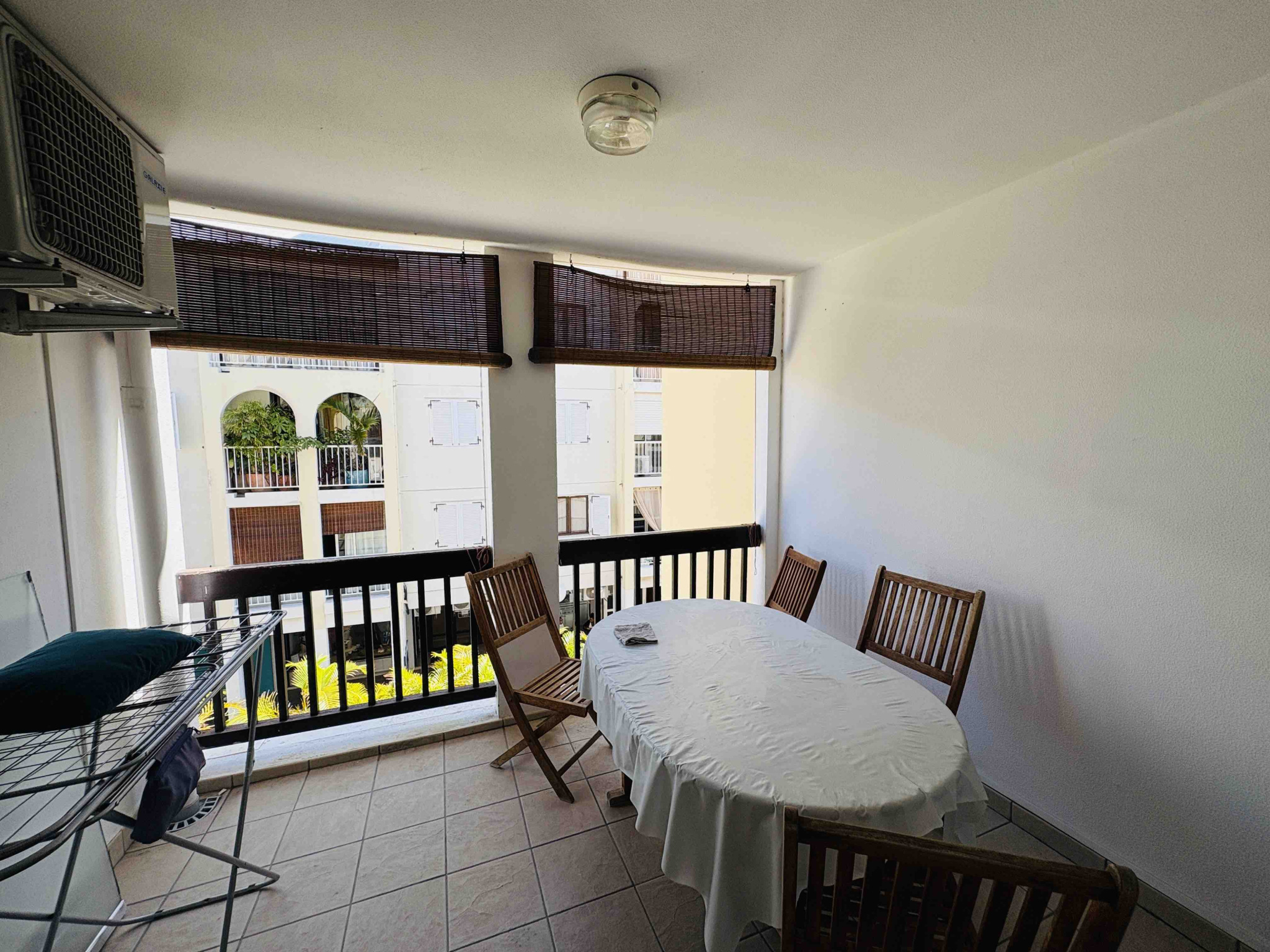 SAINT GILLES LES BAINS (CENTRE VILLE) - APPARTEMENT T3