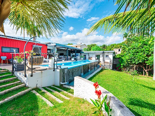 EXCEPTIONNELLE VILLA T7 AVEC PISCINE ET VUE MER A LA POSSESSION