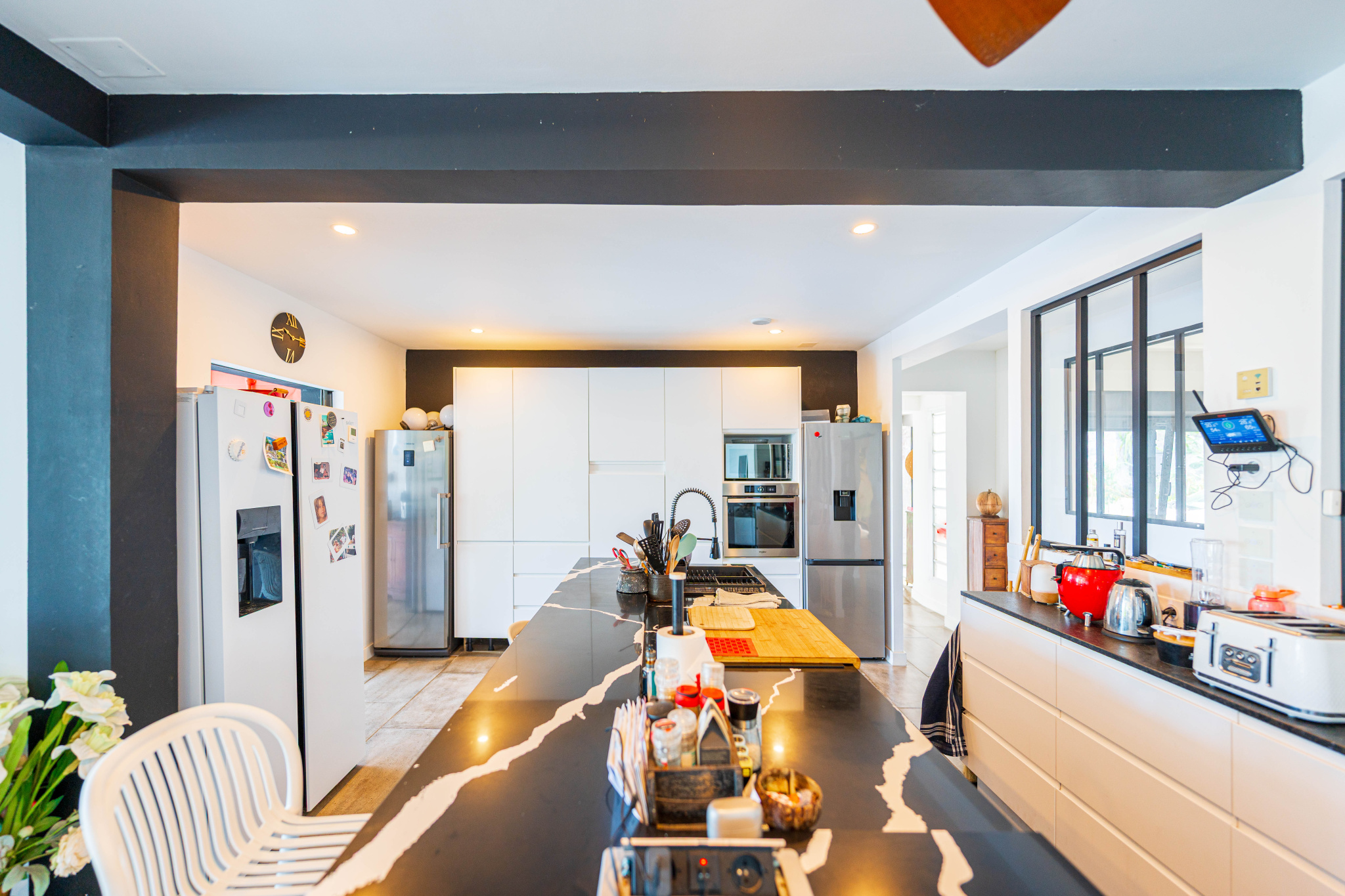 EXCEPTIONNELLE VILLA T7 AVEC PISCINE ET VUE MER A LA POSSESSION
