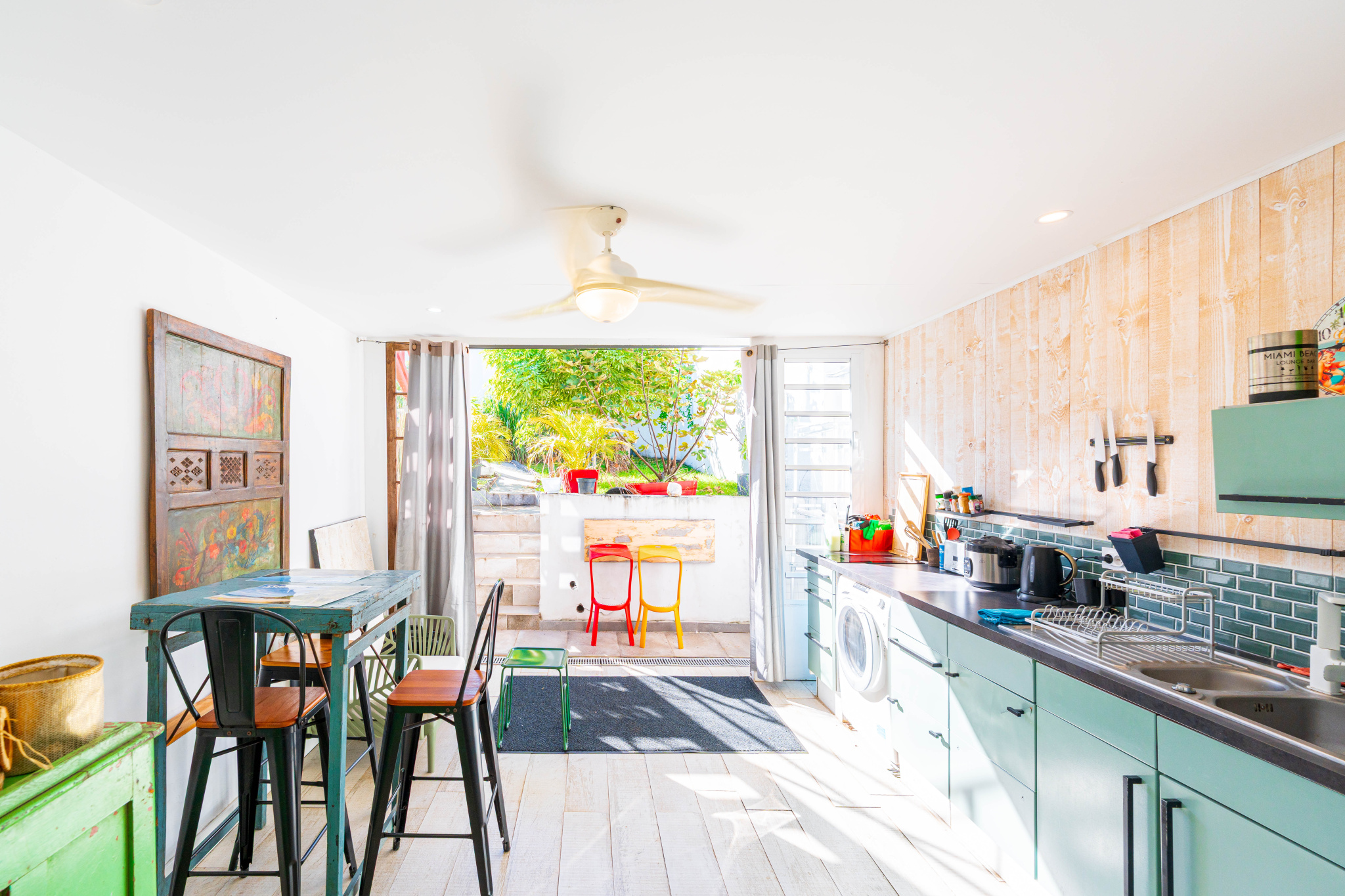 EXCEPTIONNELLE VILLA T7 AVEC PISCINE ET VUE MER A LA POSSESSION