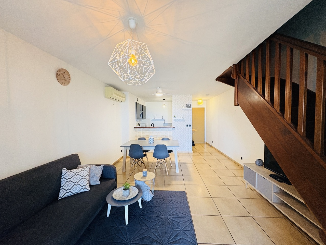 LA POSSESSION (BAS DE BOEUF MORT) - LOCATION APPARTEMENT T3 AVEC JARDIN