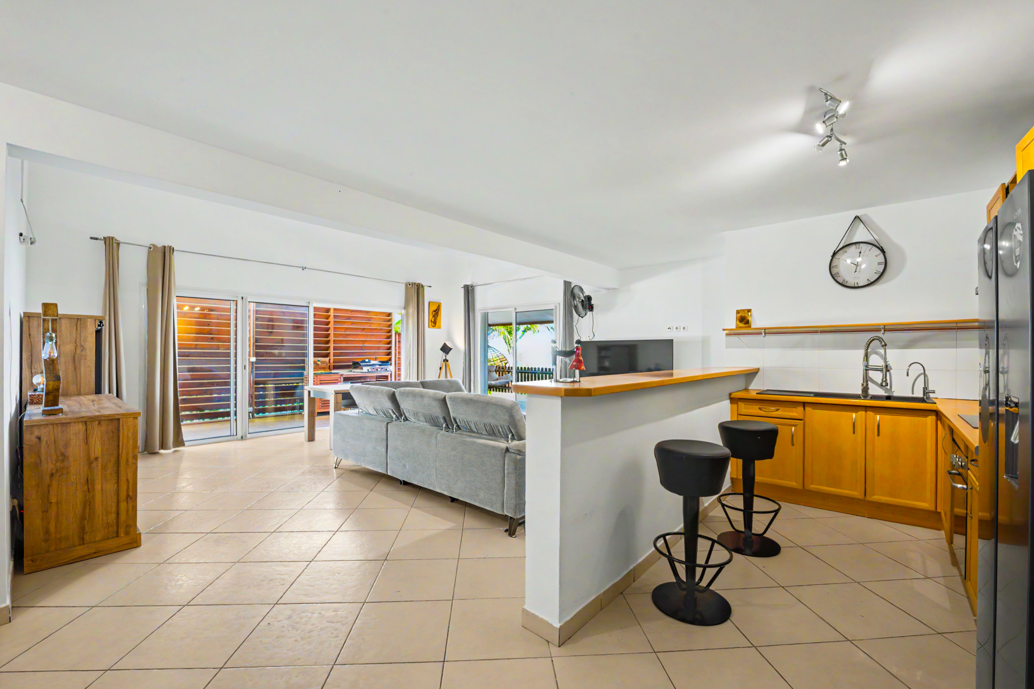 LA POSSESSION - VILLA T5 AVEC PISCINE - VUE MER - GARAGE