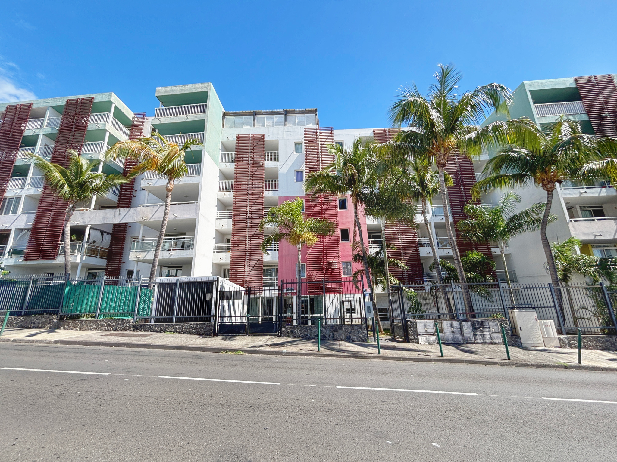 ST DENIS (RÉUNION - Résidence AMARANTES) - T4 Loué