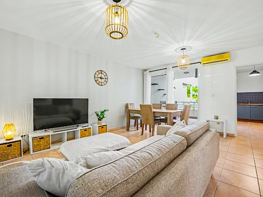LA POSSESSION (LA REUNION) - APPARTEMENT T3 AVEC PISCINE QUARTIER RAVINE A MALHEUR