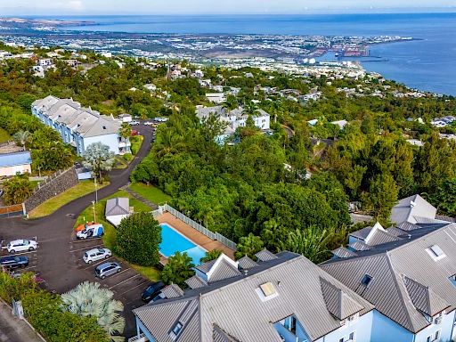 LA POSSESSION (LA REUNION) - APPARTEMENT T3 AVEC PISCINE QUARTIER RAVINE A MALHEUR