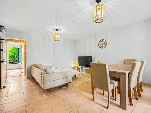 LA POSSESSION (LA REUNION) - APPARTEMENT T3 AVEC PISCINE QUARTIER RAVINE A MALHEUR