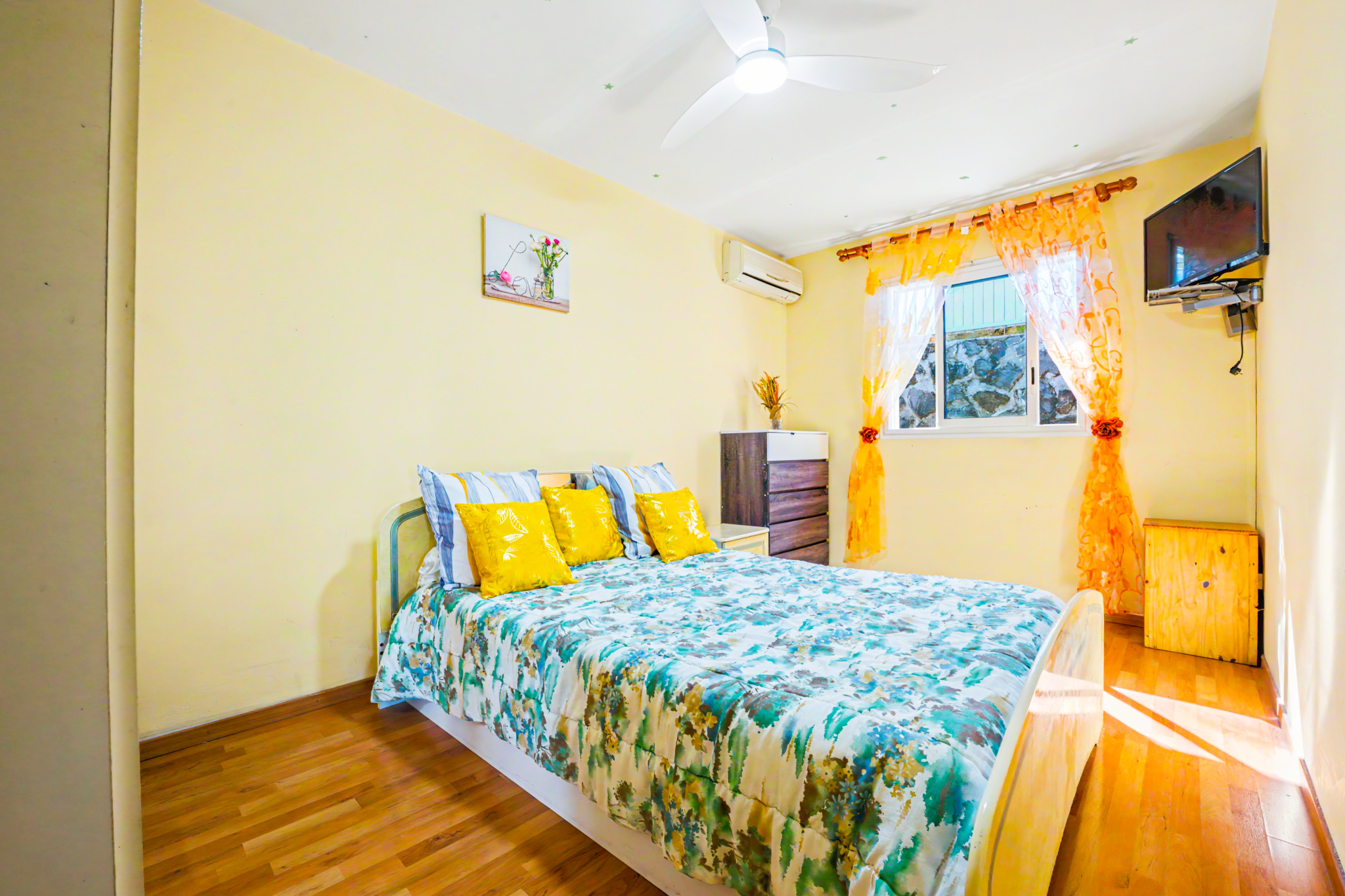 LA POSSESSION (LA REUNION) - MAISON T5 AVEC PISCINE ET GARAGE QUARTIER SAINT LAURENT