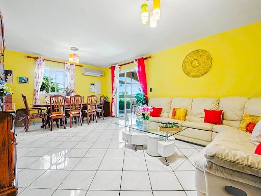 LA POSSESSION (LA REUNION) - MAISON T5 AVEC PISCINE ET GARAGE QUARTIER SAINT LAURENT