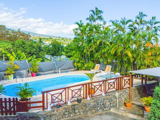 LA POSSESSION (LA REUNION) - MAISON T5 AVEC PISCINE ET GARAGE QUARTIER SAINT LAURENT