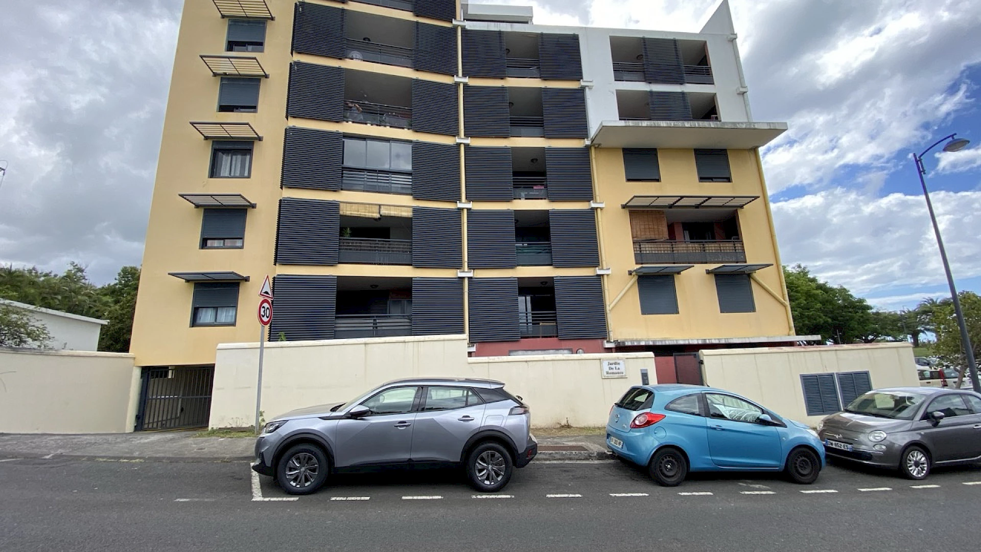 T3 - LIBRE - Vue mer - DEUX CANONS