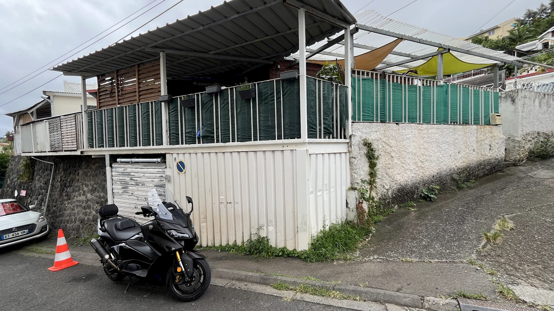 SAINT DENIS (BELLEPIERRE) - MAISON T3 PROCHE CHU LIBRE
