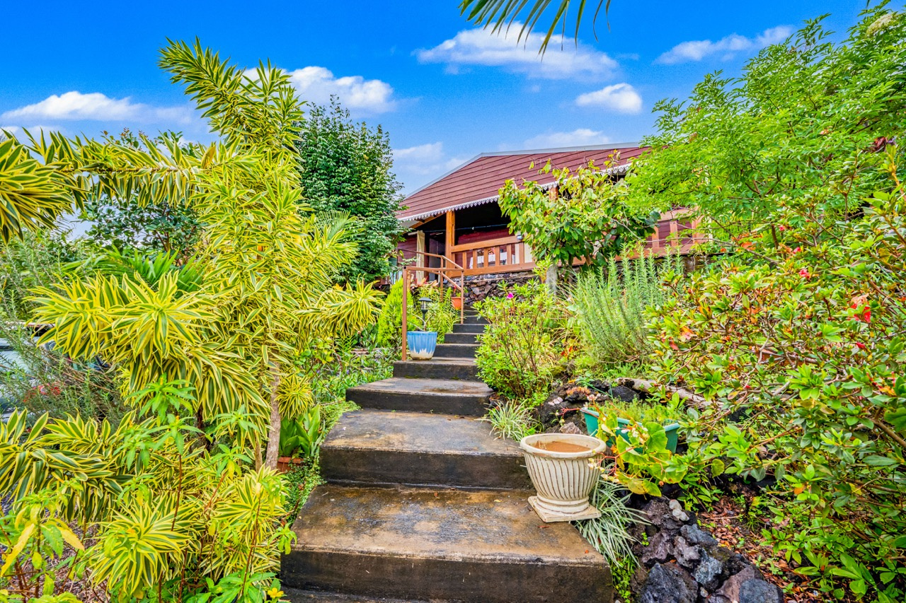 SAINTE ROSE - CHARMANTE VILLA T3