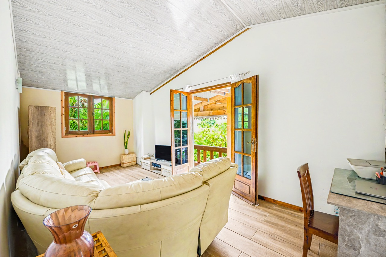 SAINTE ROSE - CHARMANTE VILLA T3