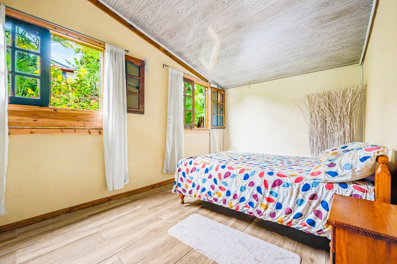 SAINTE ROSE - CHARMANTE VILLA T3
