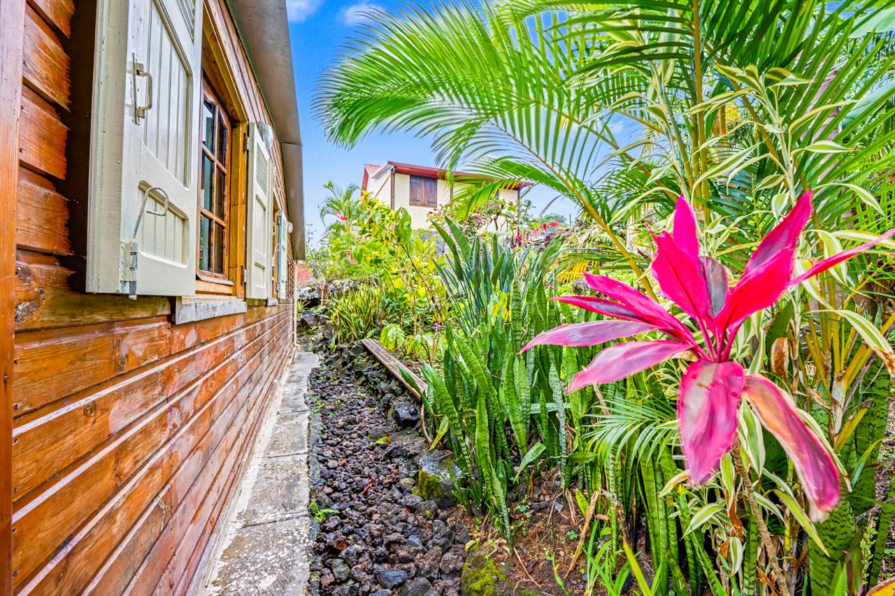 SAINTE ROSE - CHARMANTE VILLA T3