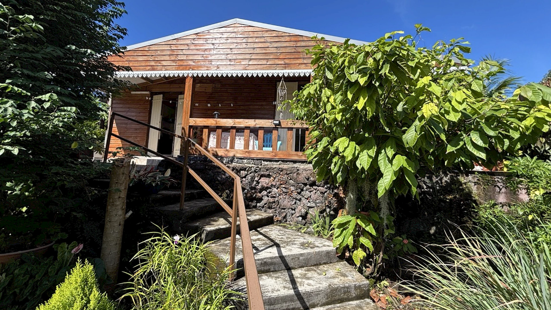 SAINTE ROSE - CHARMANTE VILLA T3