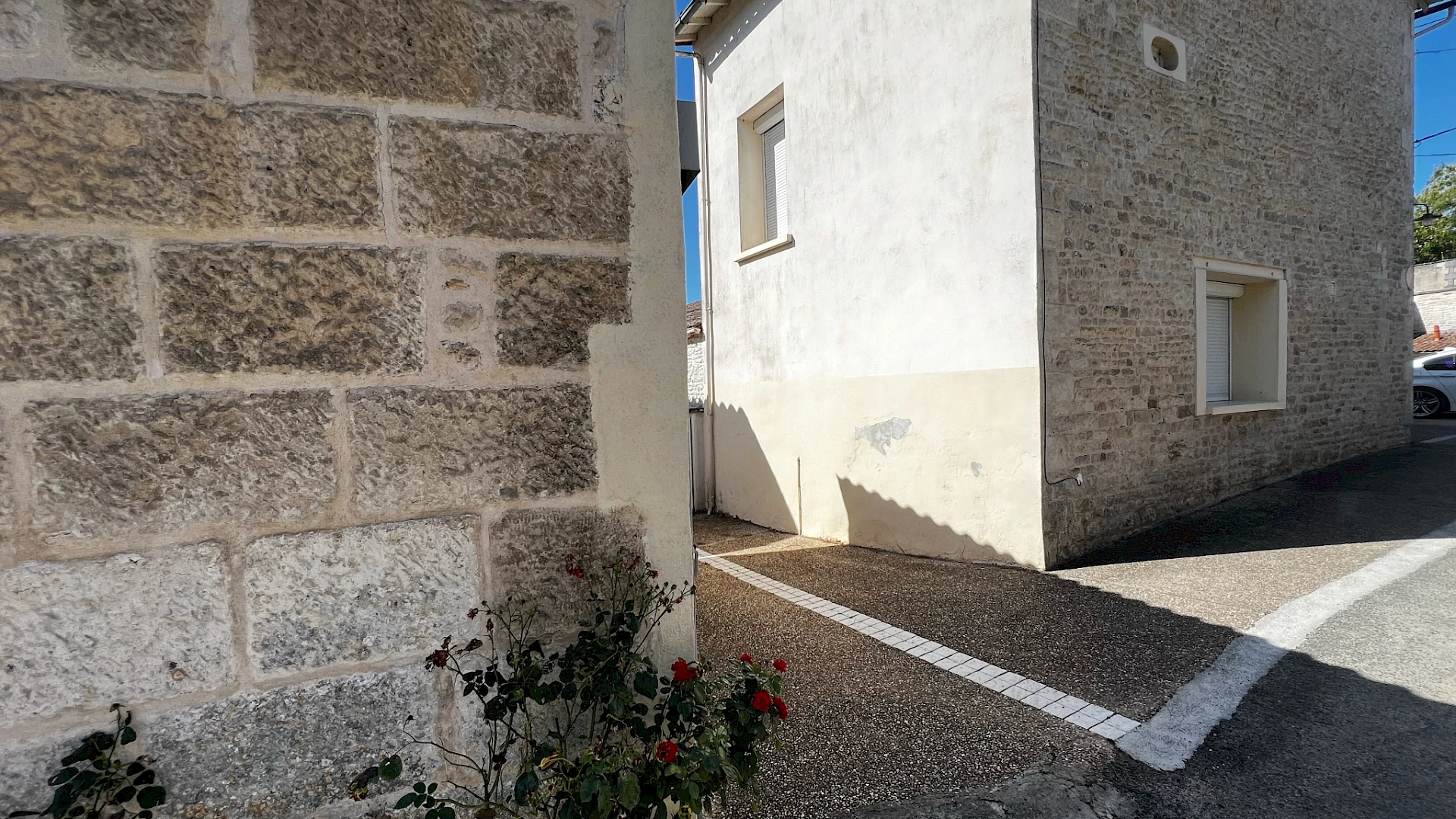 NIORT (SAINT-LIGUAIRE) MAISON EN PIERRE PROCHE DE LA SEVRE
