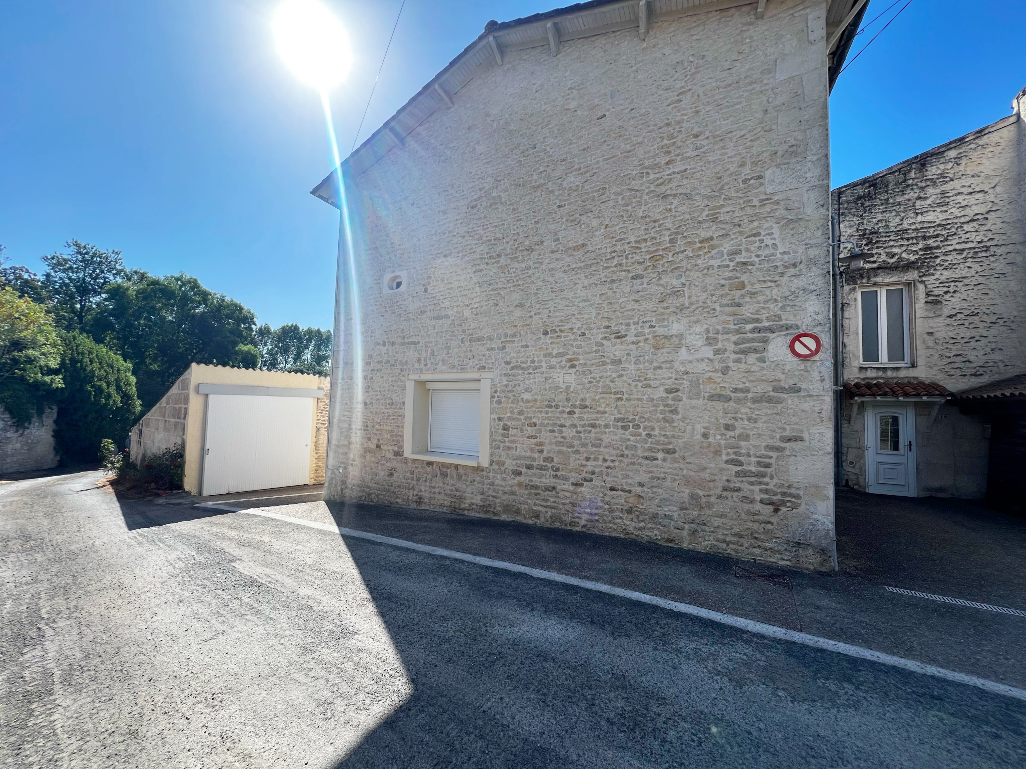 NIORT (SAINT-LIGUAIRE) MAISON EN PIERRE PROCHE DE LA SEVRE