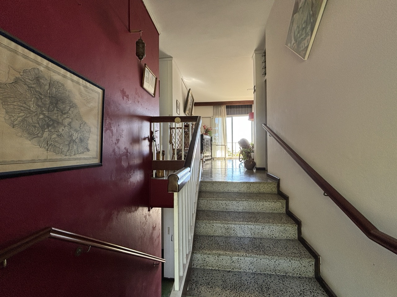 SAINT DENIS (REUNION) - MAISON T6 BAS DE MONTGAILLARD - TERRAIN 3 400m2