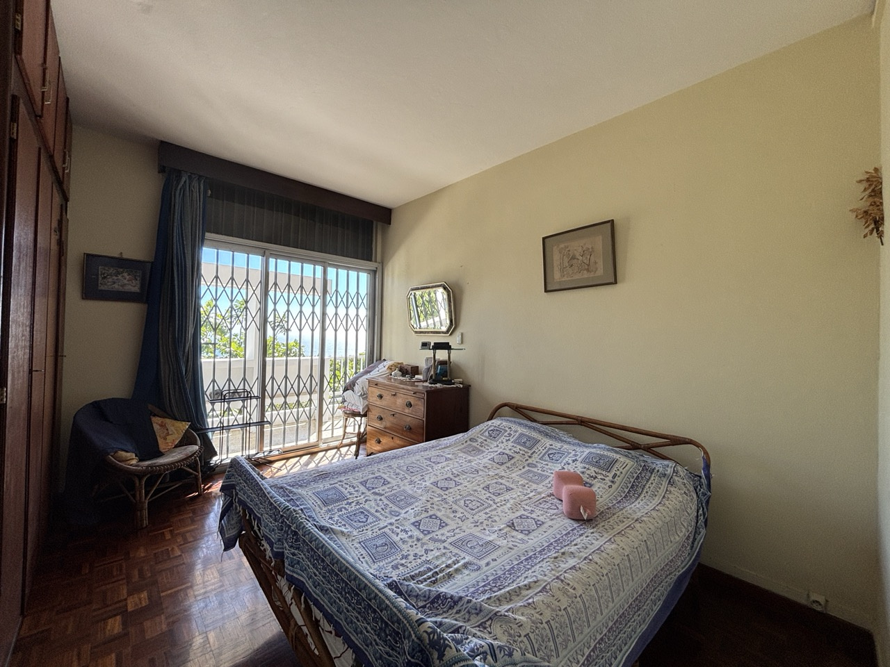 SAINT DENIS (REUNION) - MAISON T6 BAS DE MONTGAILLARD - TERRAIN 3 400m2