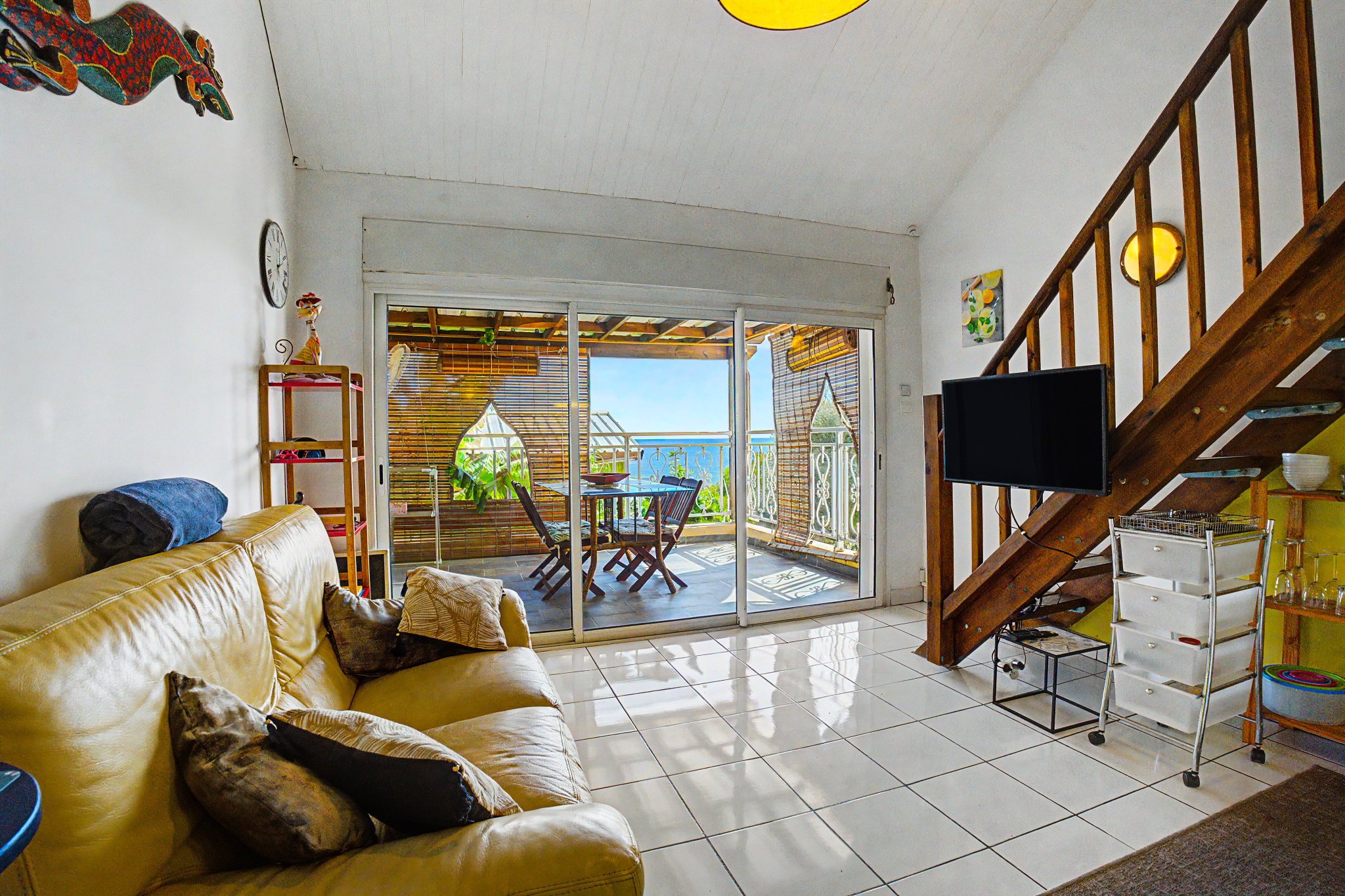 LA POSSESSION (ILE DE LA REUNION) - ENSEMBLE IMMOBILIER AVEC PISCINE