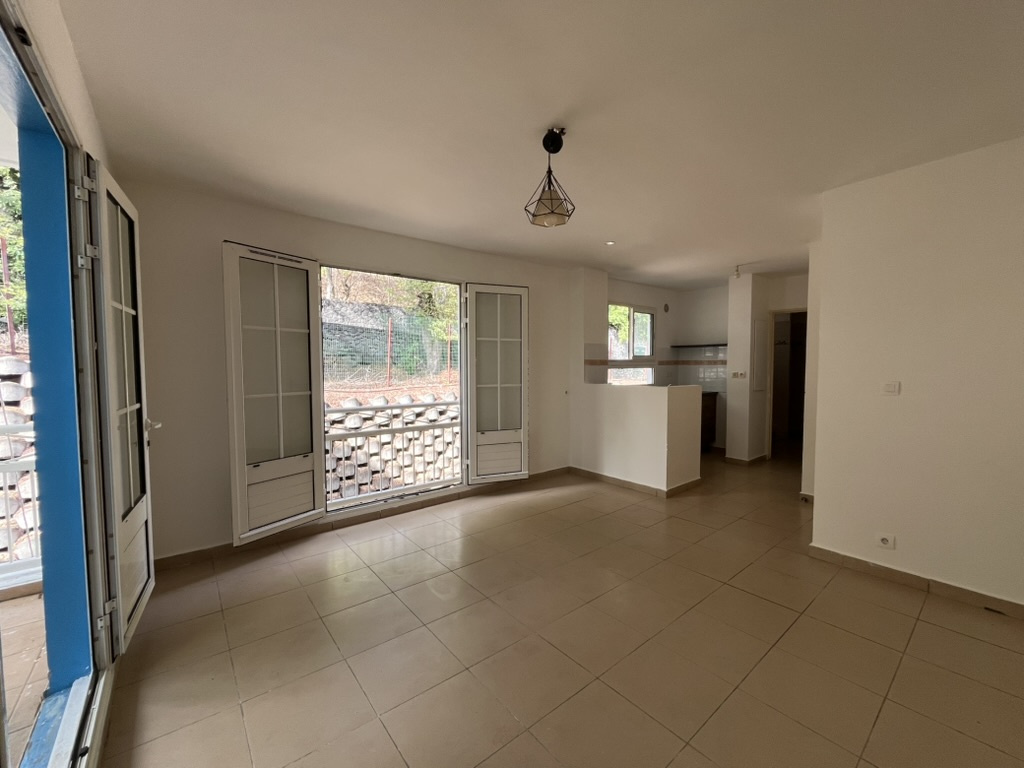 LA POSSESSION (BAS DE RAVINE A MALHEUR) (REUNION) - Studio - 28 m2