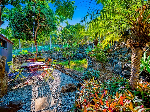 SAINT PAUL (QUARTIER FLEURIMONT) (LA REUNION) - LOCAL COMMERCIAL CAVE A VINS + ATELIER