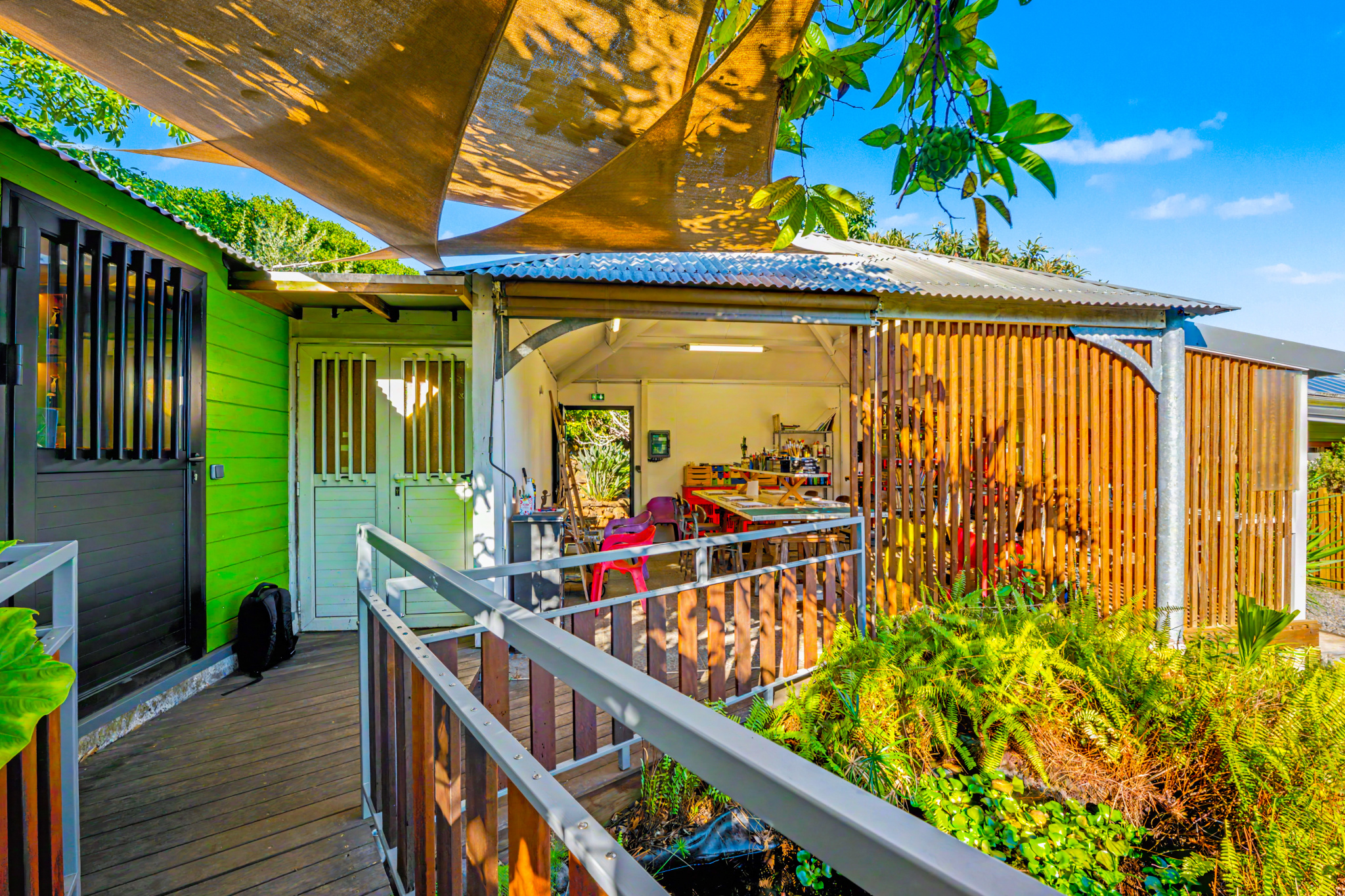 SAINT PAUL (QUARTIER FLEURIMONT) (LA REUNION) - LOCAL COMMERCIAL CAVE A VINS + ATELIER
