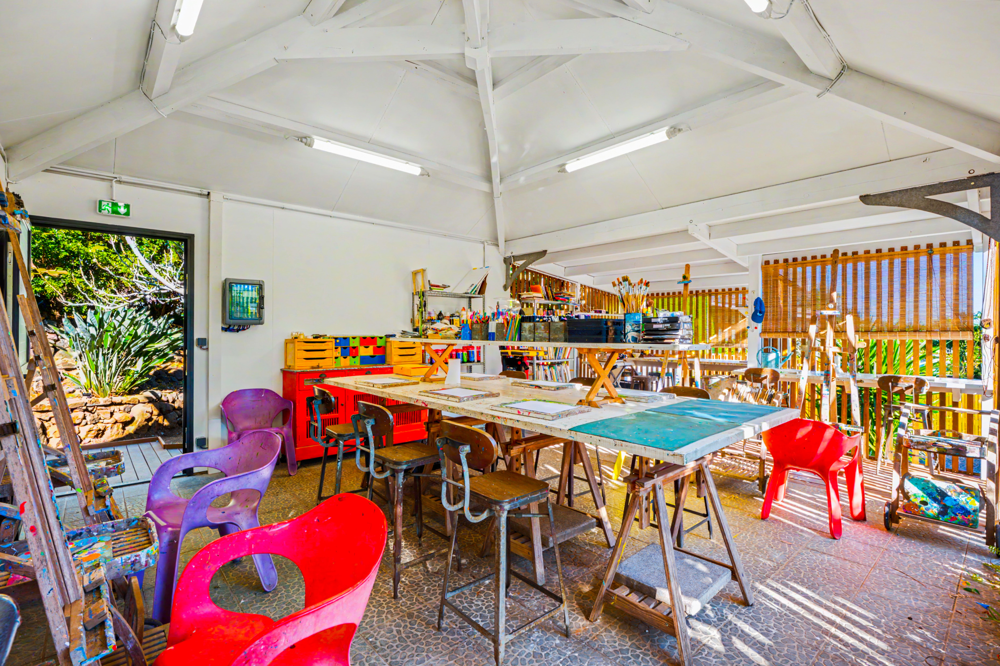 SAINT PAUL (QUARTIER FLEURIMONT) (LA REUNION) - LOCAL COMMERCIAL CAVE A VINS + ATELIER