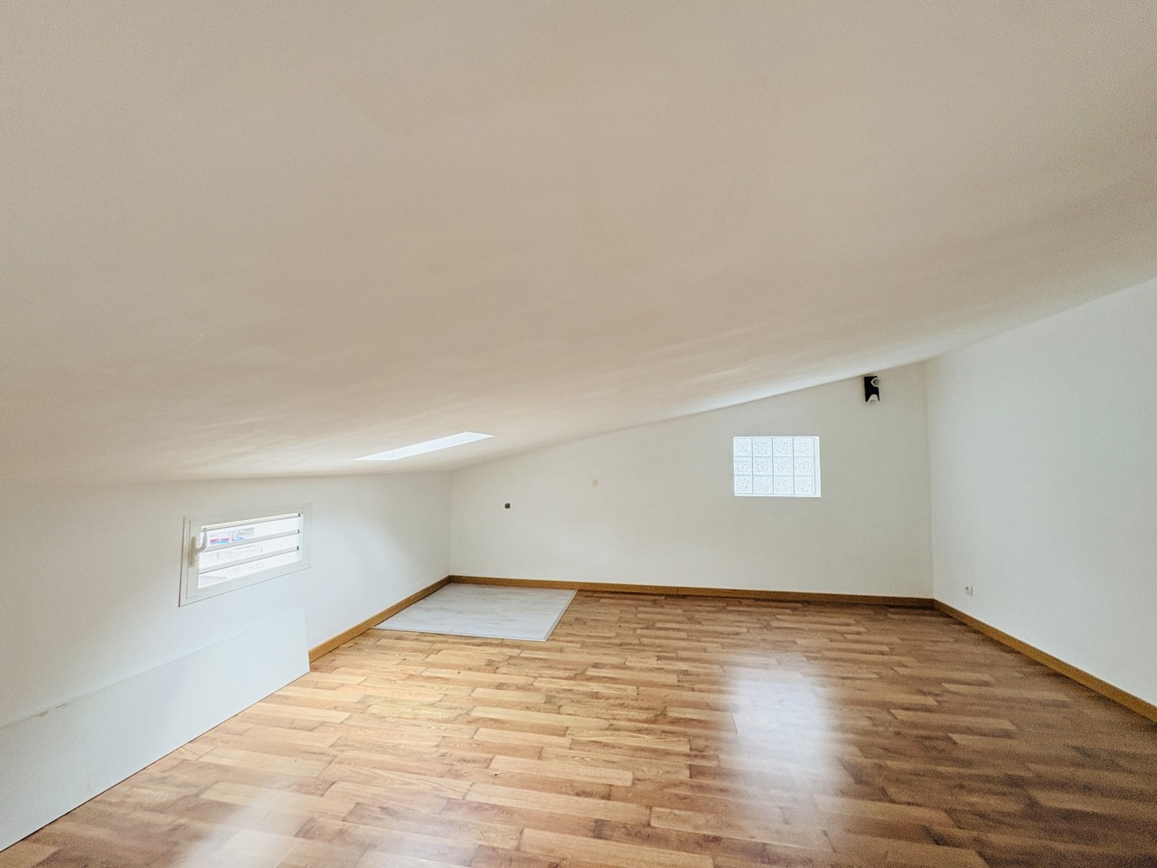 SAINT GILLES LES HAUTS (LA REUNION) - LOCATION MAISON T4 MEUBLEE