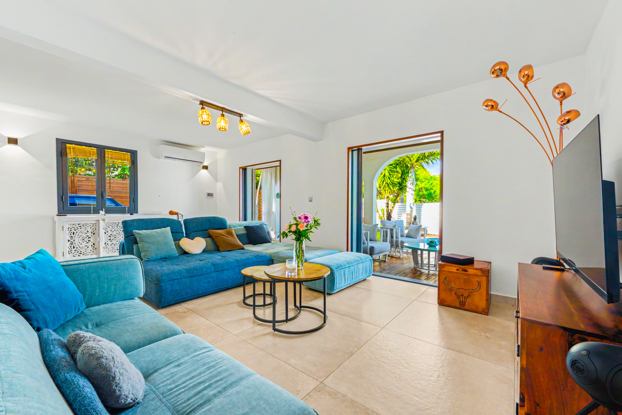 LA POSSESSION (ILE DE LA REUNION) - VILLA T7 AVEC PISCINE - 1