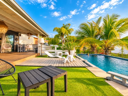 TROIS BASSINS (LA REUNION) - VILLA DE CHARME T4 AVEC PISCINE + DEPENDANCE