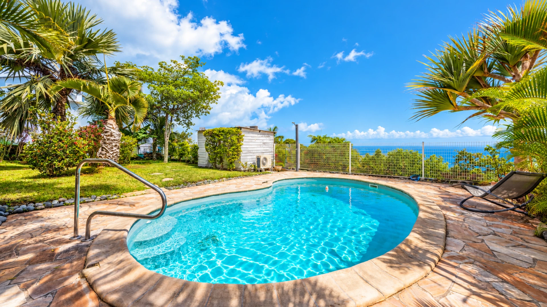 VILLA LA POSSESSION QUARTIER RAVINE A MALHEUR T5 AVEC PISCINE CHAUFFEE