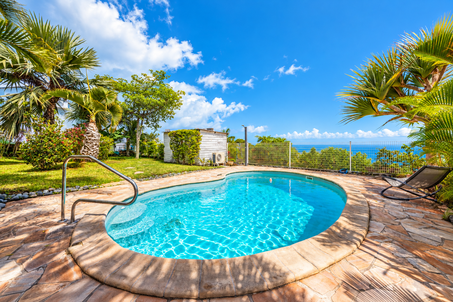 VILLA LA POSSESSION QUARTIER RAVINE A MALHEUR T5 AVEC PISCINE CHAUFFEE - 1